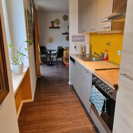 Maddox Apartment *